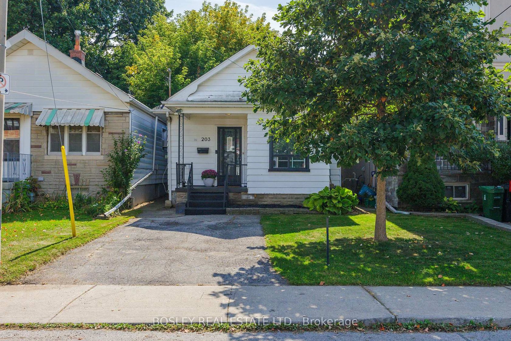 203 Virginia Avenue, Lumsden, Toronto 