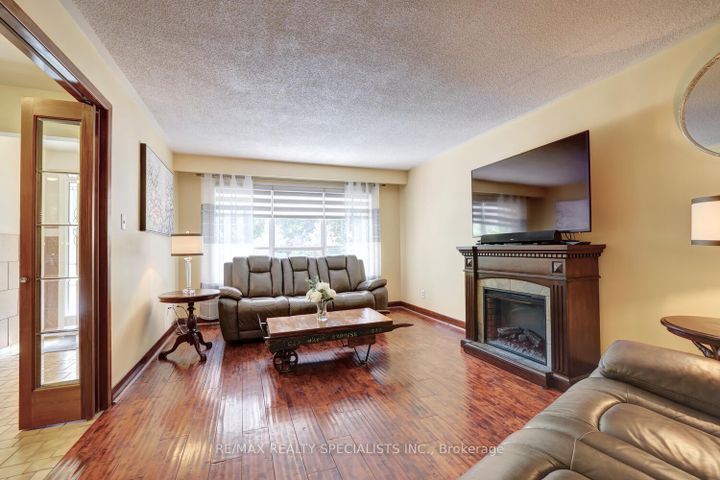 Photo 6 at 2617 Pinkwell Drive, Sheridan, Mississauga