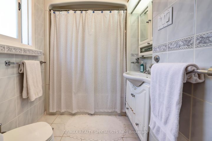 Photo 24 at 2617 Pinkwell Drive, Sheridan, Mississauga