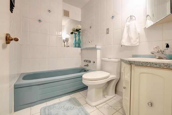 Photo 27 at 2617 Pinkwell Drive, Sheridan, Mississauga