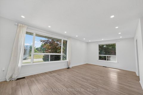 Photo 25 at 16 Warbeck Place, The Westway, Toronto