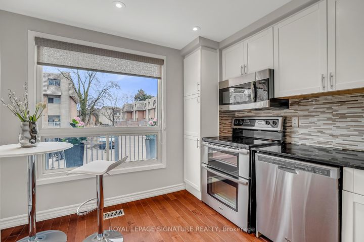 Photo 1 at 22 Dutch Myrtle Way, Don Mills, Toronto