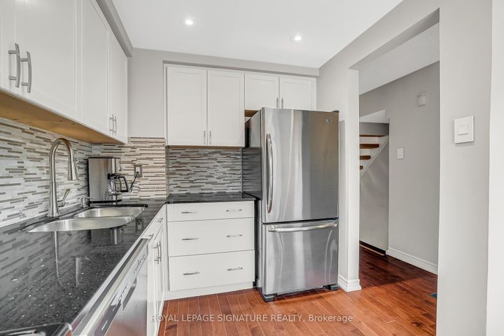 Photo 2 at 22 Dutch Myrtle Way, Don Mills, Toronto