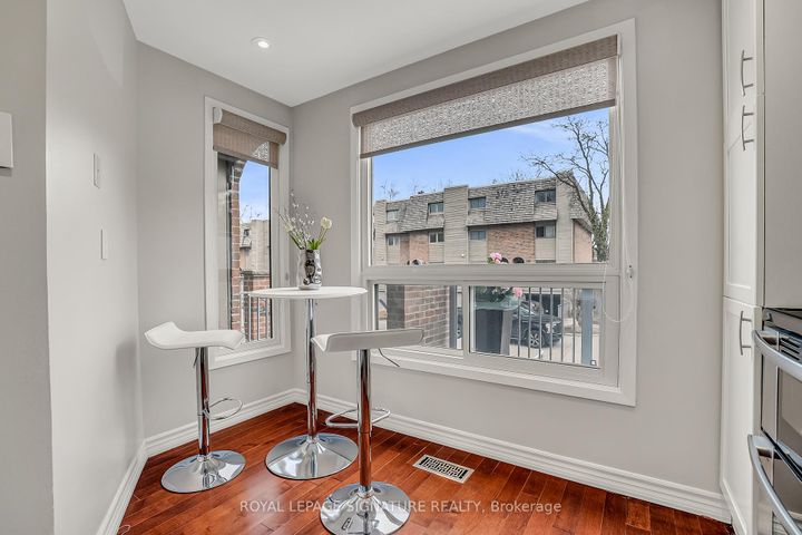 Photo 3 at 22 Dutch Myrtle Way, Don Mills, Toronto