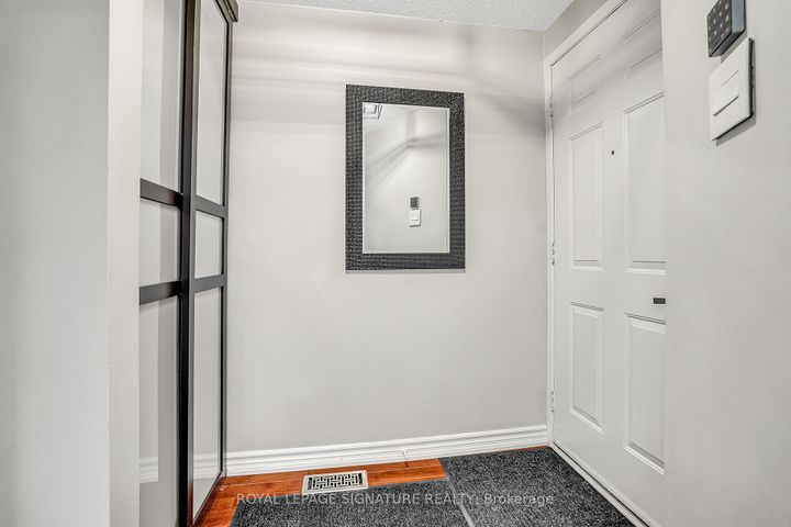 Photo 4 at 22 Dutch Myrtle Way, Don Mills, Toronto