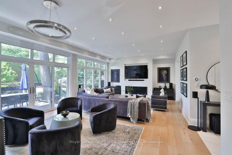 Photo 7 at 182 Charnwood Drive, FD Ford, Oakville