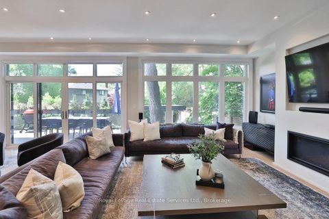 Photo 11 at 182 Charnwood Drive, FD Ford, Oakville