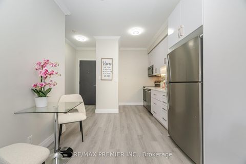 Photo 5 at 717 - 1005 King Street W, Niagara, Toronto