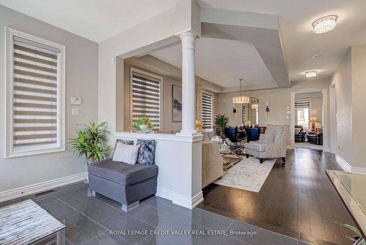 Photo 3 at 44 Walbrook Road, Credit Valley, Brampton