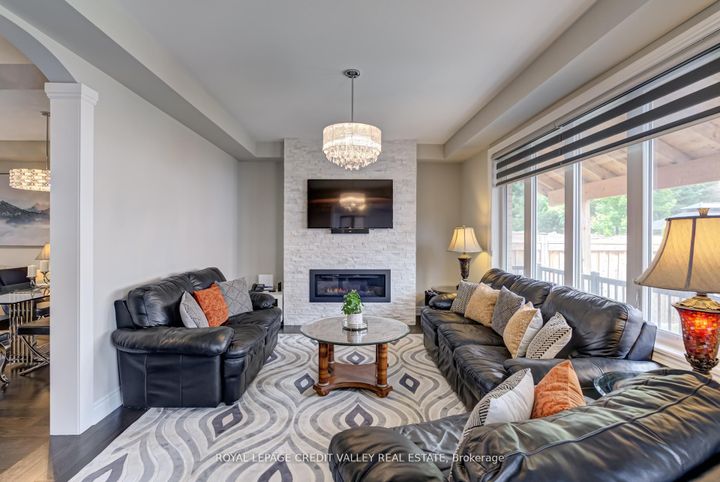 Photo 8 at 44 Walbrook Road, Credit Valley, Brampton