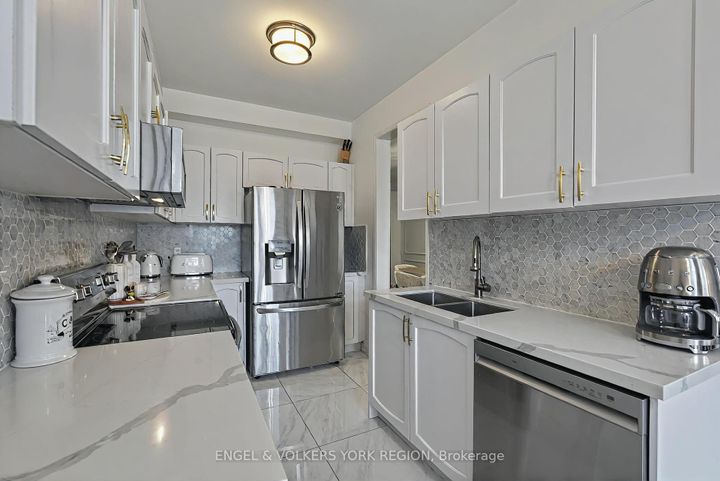 Photo 15 at 7 London Pride Drive, Jefferson, Richmond Hill