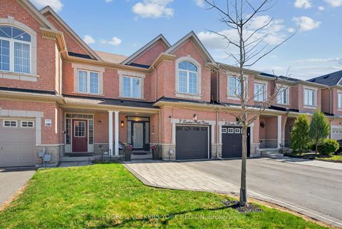 Photo 2 at 7 London Pride Drive, Jefferson, Richmond Hill