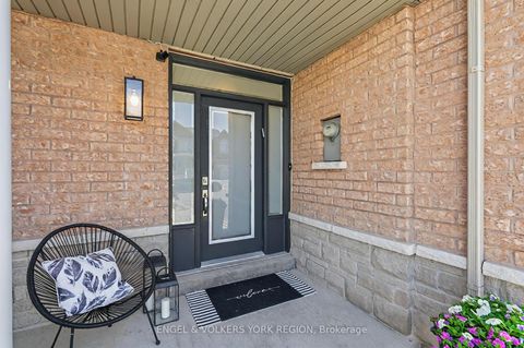 Photo 3 at 7 London Pride Drive, Jefferson, Richmond Hill