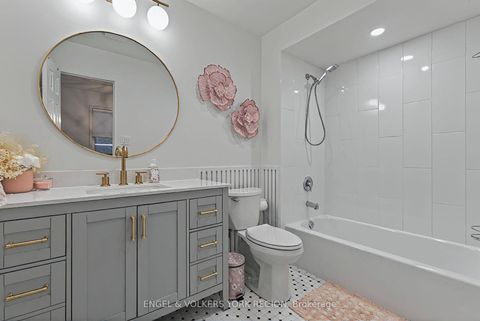 Photo 32 at 7 London Pride Drive, Jefferson, Richmond Hill