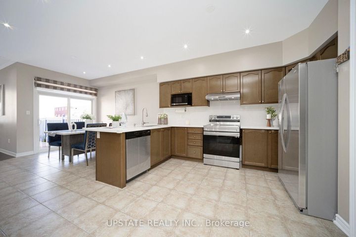 Photo 5 at 37 Mission Ridge Trail, Bram East, Brampton