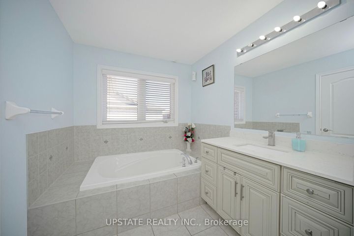 Photo 22 at 37 Mission Ridge Trail, Bram East, Brampton