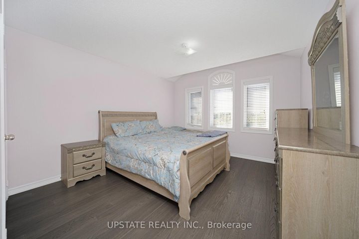 Photo 24 at 37 Mission Ridge Trail, Bram East, Brampton