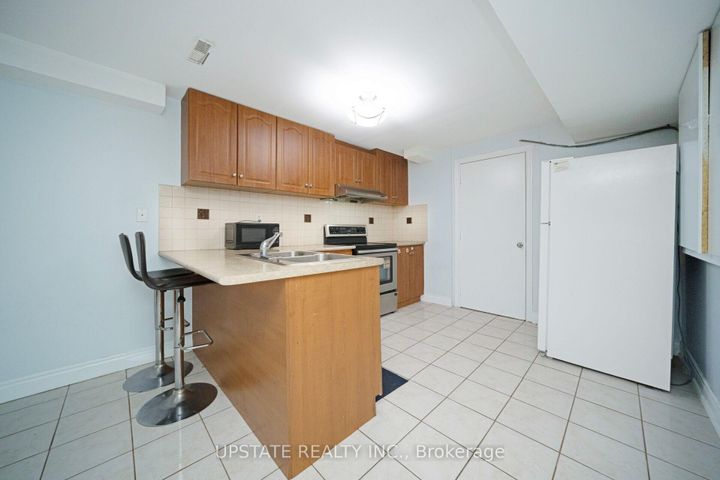 Photo 31 at 37 Mission Ridge Trail, Bram East, Brampton