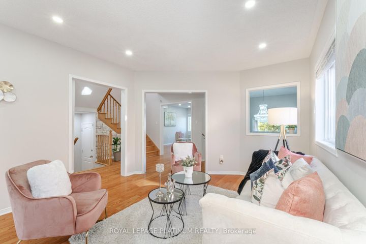 Photo 5 at 63 Culture Crescent, Fletcher's Creek Village, Brampton