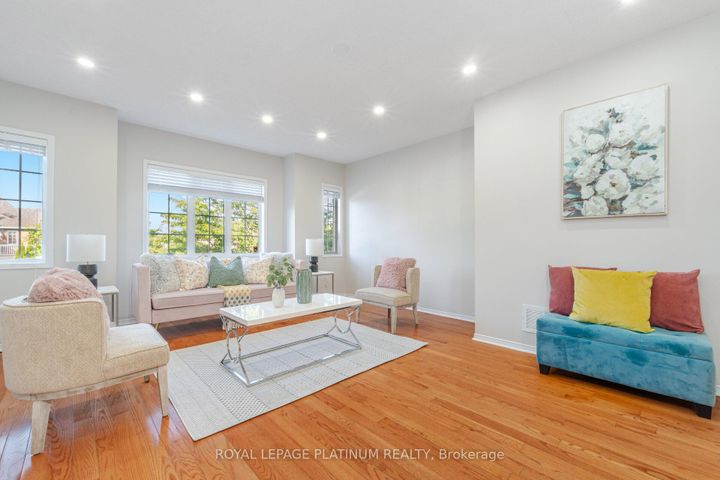 Photo 11 at 63 Culture Crescent, Fletcher's Creek Village, Brampton