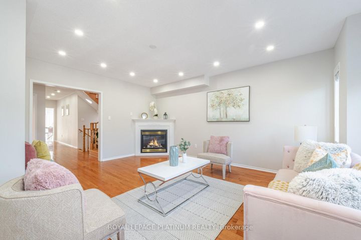 Photo 13 at 63 Culture Crescent, Fletcher's Creek Village, Brampton