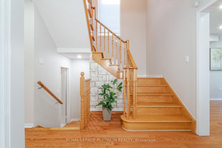 Photo 23 at 63 Culture Crescent, Fletcher's Creek Village, Brampton