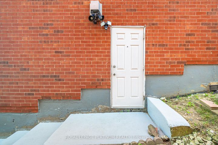 Photo 38 at 63 Culture Crescent, Fletcher's Creek Village, Brampton