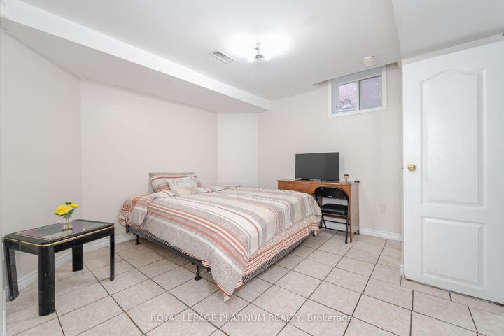 Photo 45 at 63 Culture Crescent, Fletcher's Creek Village, Brampton