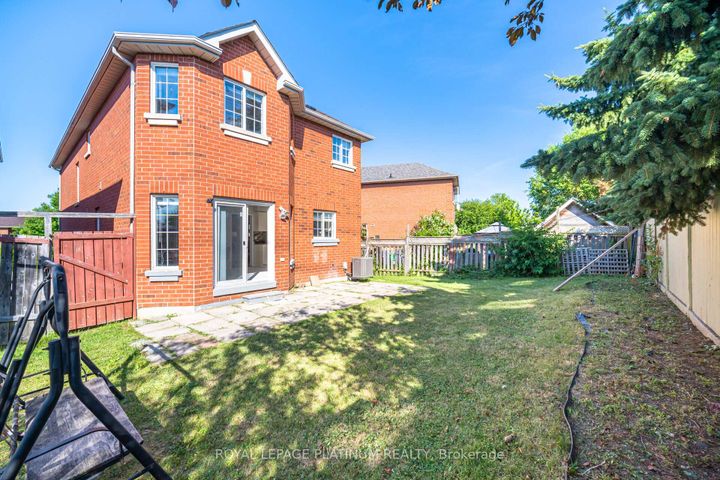 Photo 48 at 63 Culture Crescent, Fletcher's Creek Village, Brampton