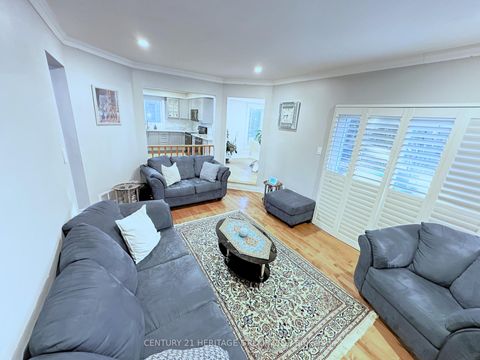 Photo 8 at 192 Covent Crescent, Aurora Highlands, Aurora