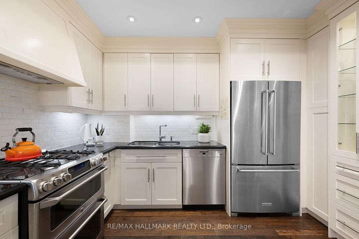 Photo 14 at 176 Melrose Avenue, Lawrence Park North, Toronto
