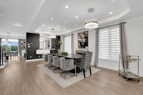 Photo 6 at 130 Santa Amato Crescent, Patterson, Vaughan
