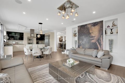 Photo 8 at 130 Santa Amato Crescent, Patterson, Vaughan
