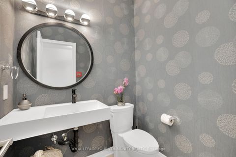 Photo 13 at 130 Santa Amato Crescent, Patterson, Vaughan