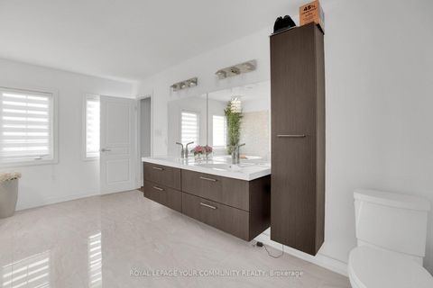 Photo 20 at 130 Santa Amato Crescent, Patterson, Vaughan