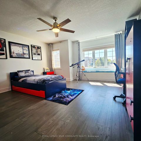 Photo 21 at 130 Santa Amato Crescent, Patterson, Vaughan