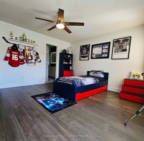 Photo 22 at 130 Santa Amato Crescent, Patterson, Vaughan