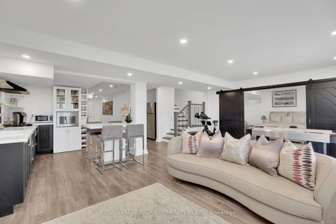 Photo 28 at 130 Santa Amato Crescent, Patterson, Vaughan