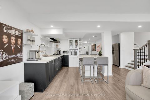 Photo 31 at 130 Santa Amato Crescent, Patterson, Vaughan