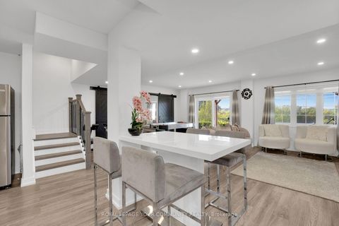 Photo 32 at 130 Santa Amato Crescent, Patterson, Vaughan