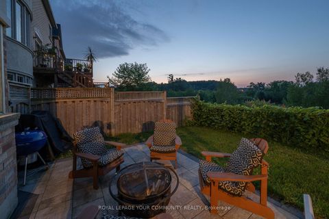 Photo 36 at 130 Santa Amato Crescent, Patterson, Vaughan