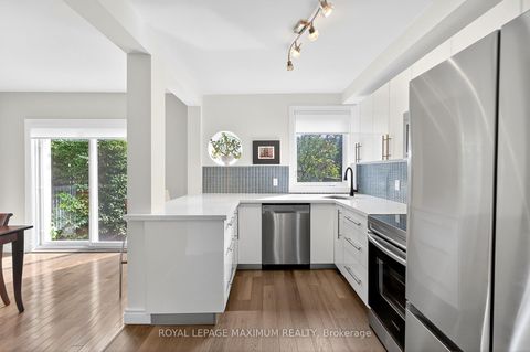 Photo 13 at 65 Parkdale Road, Swansea, Toronto