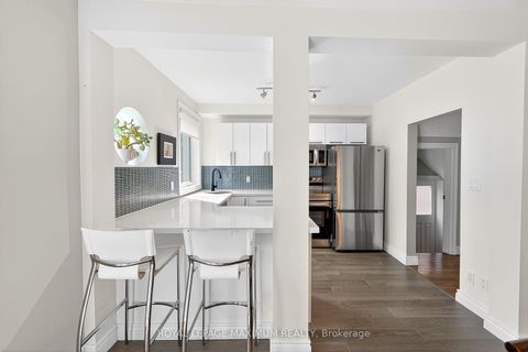 Photo 14 at 65 Parkdale Road, Swansea, Toronto
