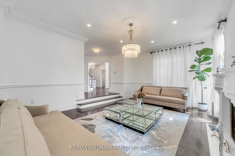 Photo 5 at 384 Kennedy Street W, Aurora Highlands, Aurora Photo 5 at 384 Kennedy Street W, Aurora Highlands, Aurora