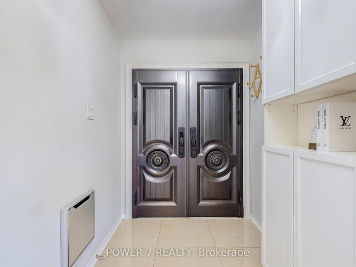 Photo 2 at 85 Queensway Drive, Rouge Woods, Richmond Hill
