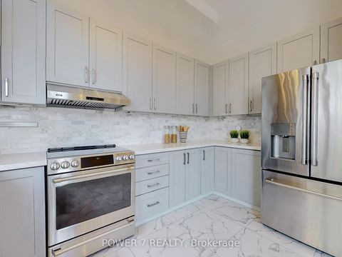 Photo 14 at 85 Queensway Drive, Rouge Woods, Richmond Hill