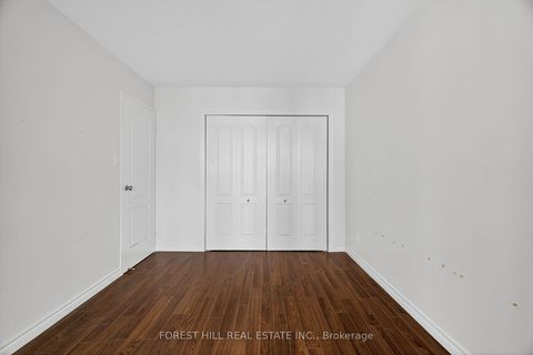 Photo 15 at 2322 - 633 Bay Street, Bay Street Corridor, Toronto