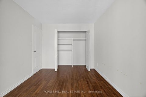 Photo 16 at 2322 - 633 Bay Street, Bay Street Corridor, Toronto