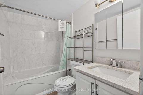 Photo 17 at 2322 - 633 Bay Street, Bay Street Corridor, Toronto