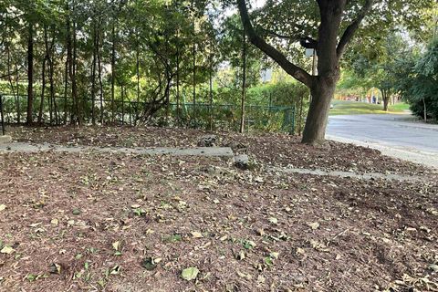 Photo 2 at 153 Glen Cedar Road, Cedarvale, Toronto
